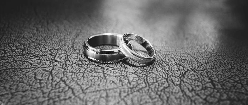 《消失的她》女主原型谈坠崖细节：婚姻只能筛选，不教育、不改变，「洞见」发文获10万+ | 原创日榜