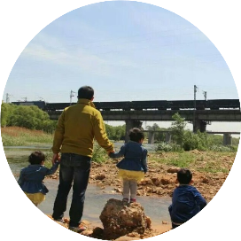 公众号民生排行榜第25名超级学爸,新榜指数855.9,总阅读数7万+,头条7万+,平均79809,最高79809,总点赞数3424,总在看数814